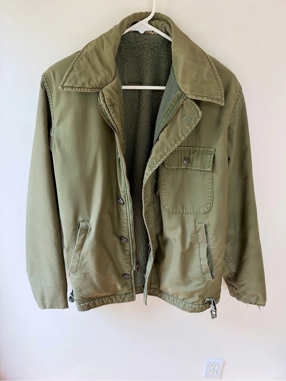 Vintage late 1960s Men's  olive Vietnam era coat/ jacket